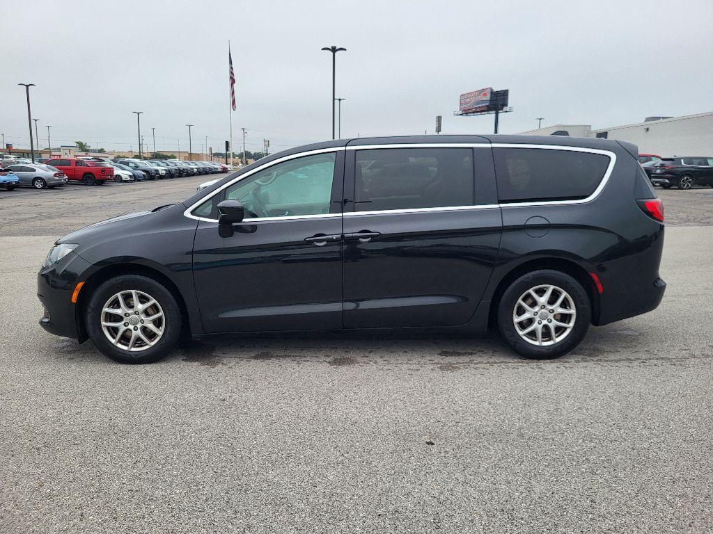 used 2017 Chrysler Pacifica car, priced at $12,350