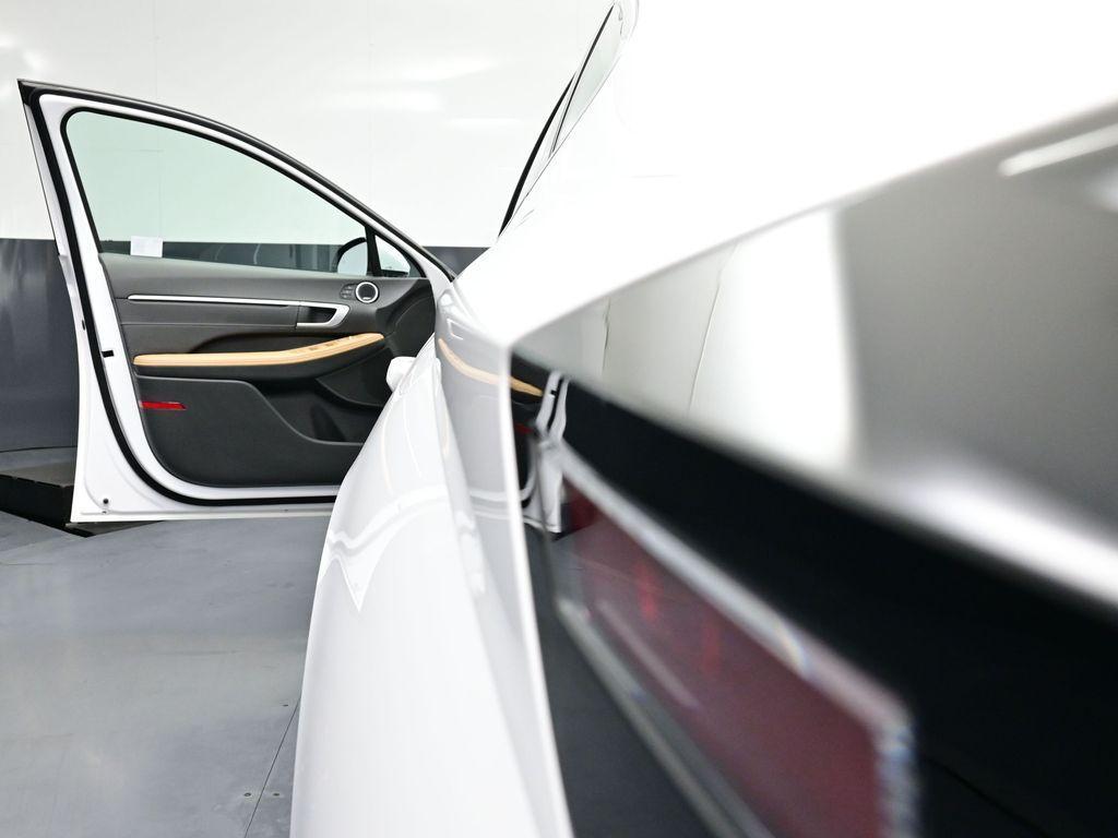 new 2025 Hyundai Sonata Hybrid car, priced at $39,140