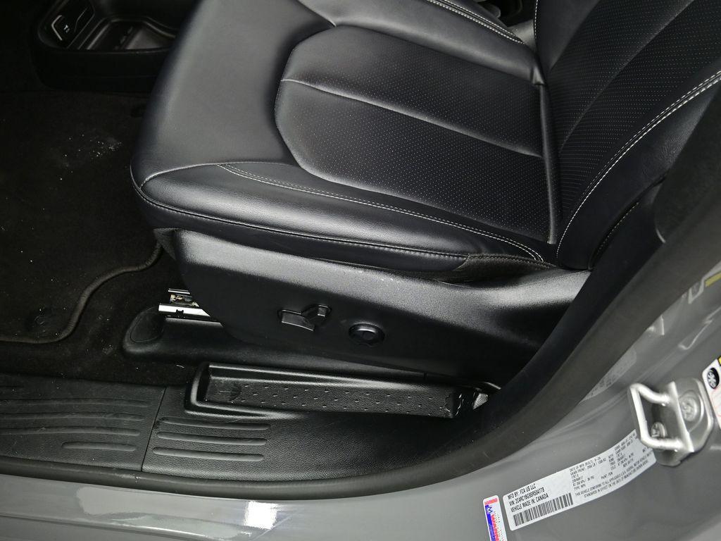 used 2025 Chrysler Pacifica car, priced at $35,000