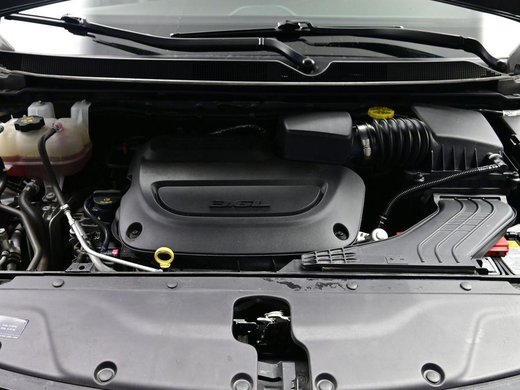 used 2025 Chrysler Pacifica car, priced at $35,000