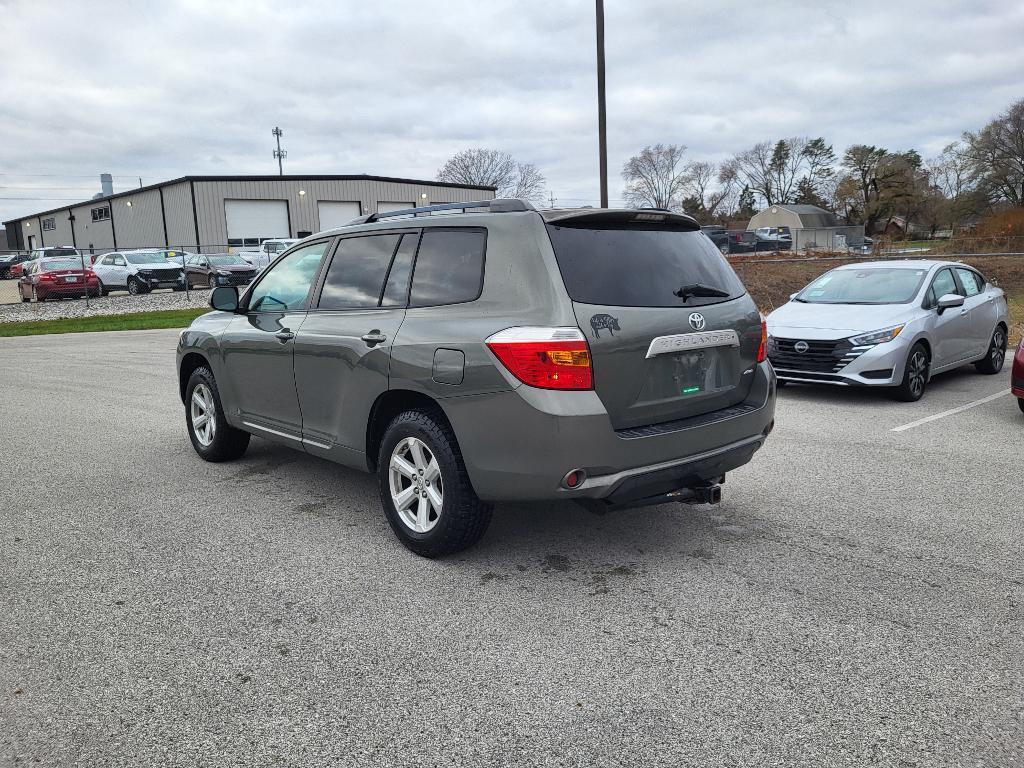 used 2010 Toyota Highlander car, priced at $9,900