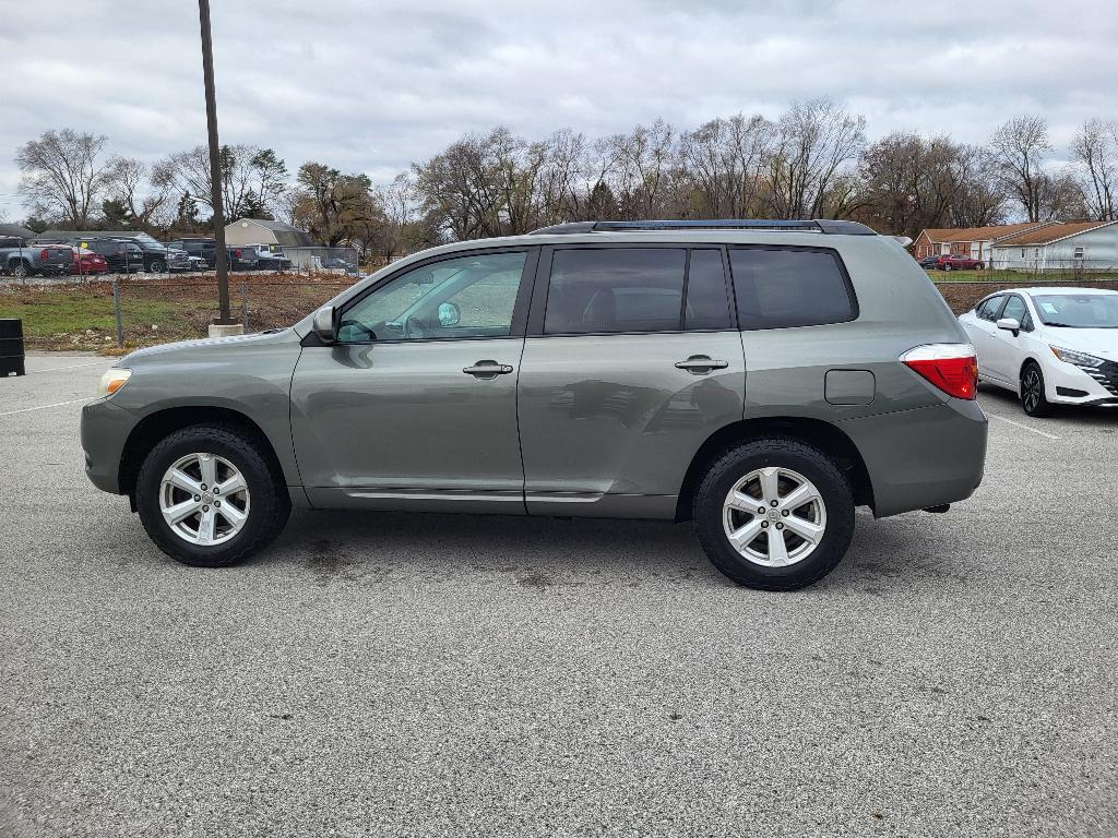 used 2010 Toyota Highlander car, priced at $9,900