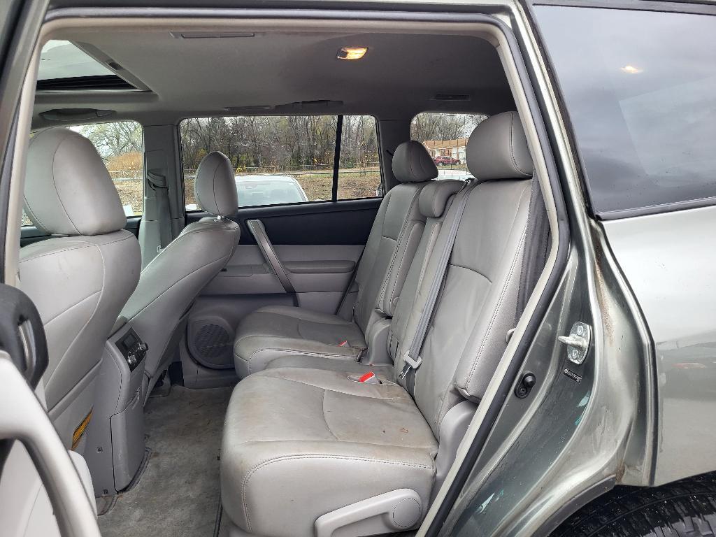 used 2010 Toyota Highlander car, priced at $9,900