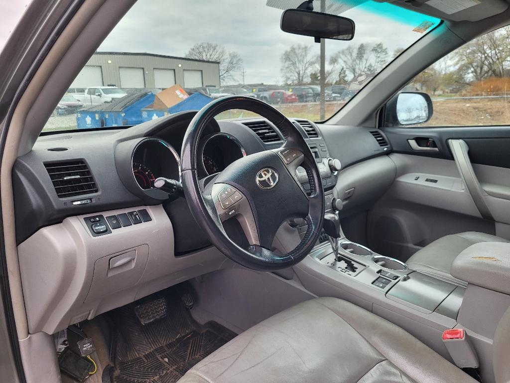 used 2010 Toyota Highlander car, priced at $9,900