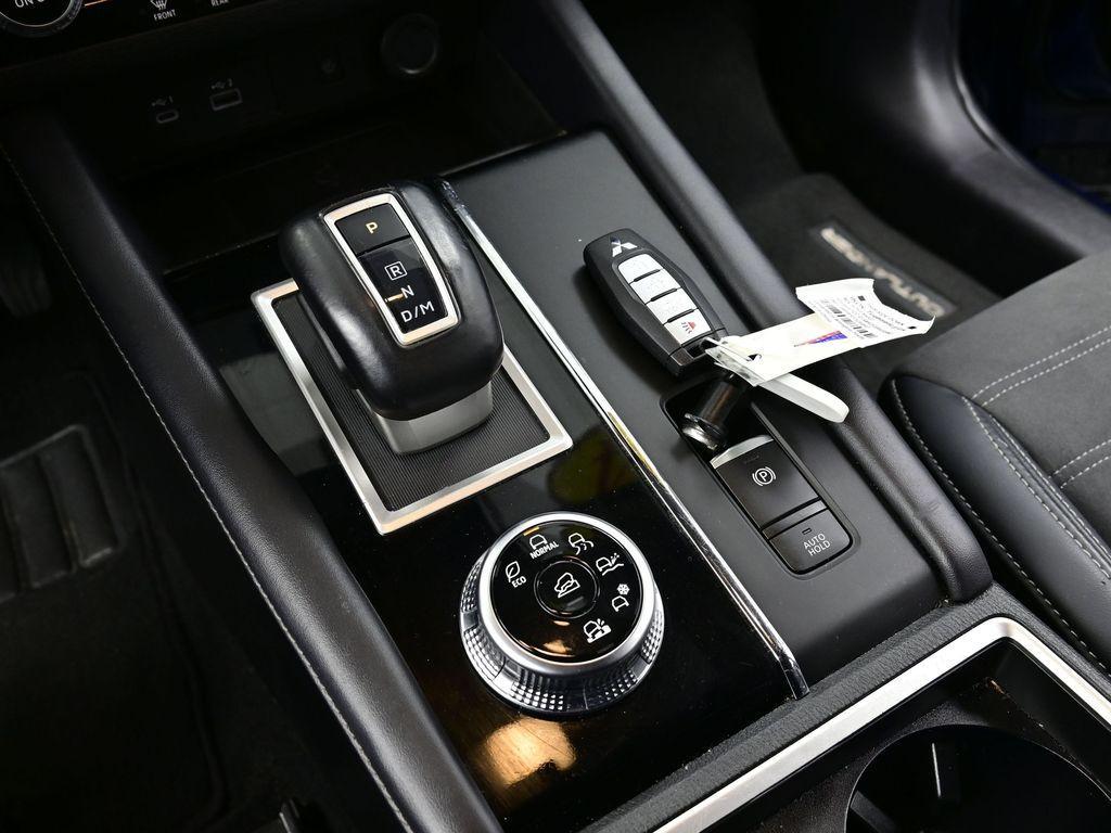 used 2024 Mitsubishi Outlander car, priced at $25,900