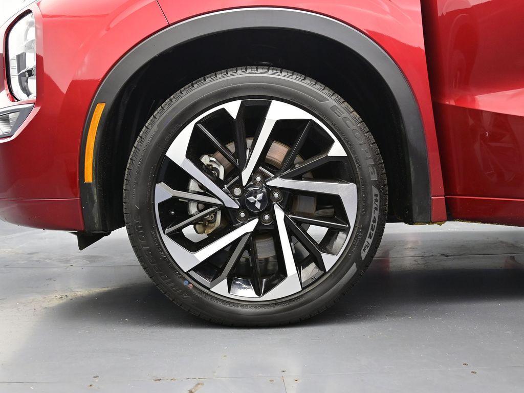 used 2023 Mitsubishi Outlander car, priced at $28,000