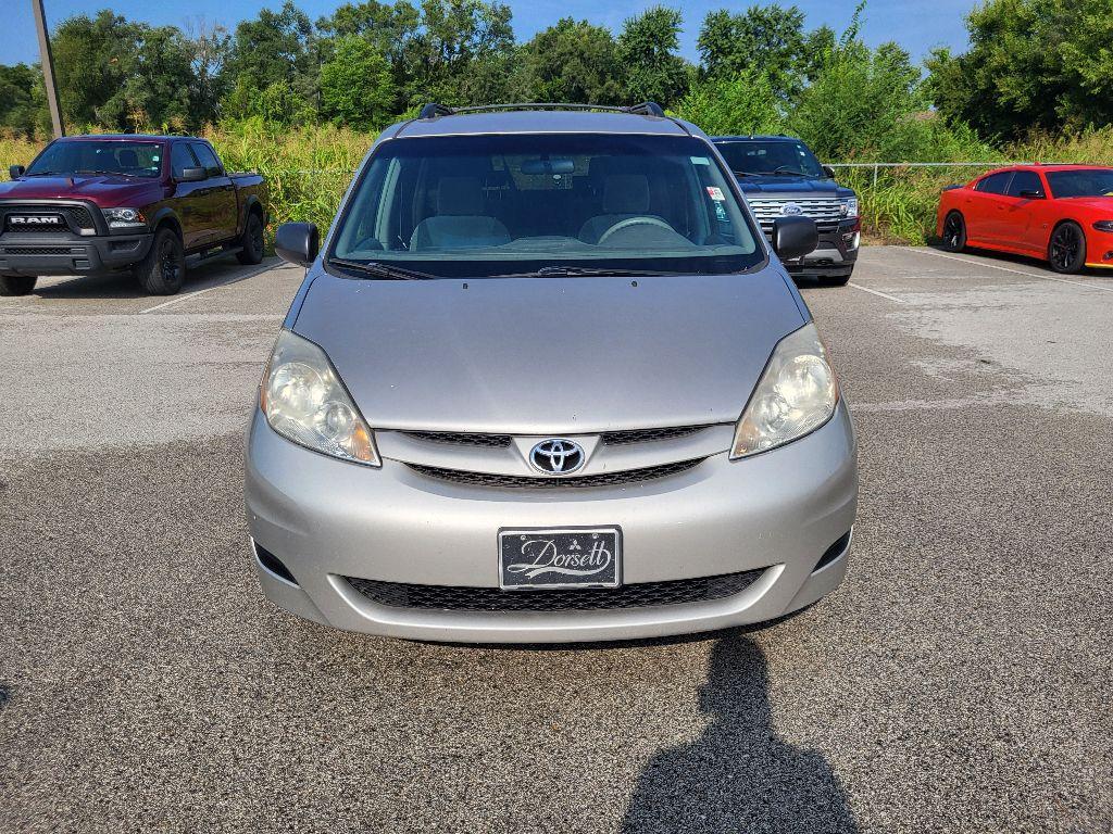 used 2007 Toyota Sienna car, priced at $5,400