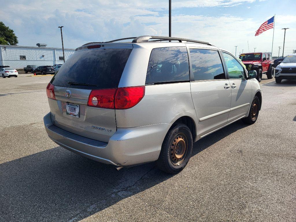 used 2007 Toyota Sienna car, priced at $5,400