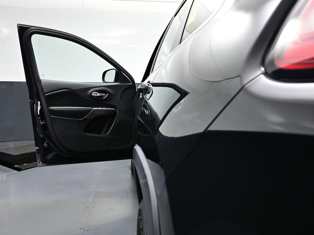 used 2020 Jeep Cherokee car, priced at $17,850