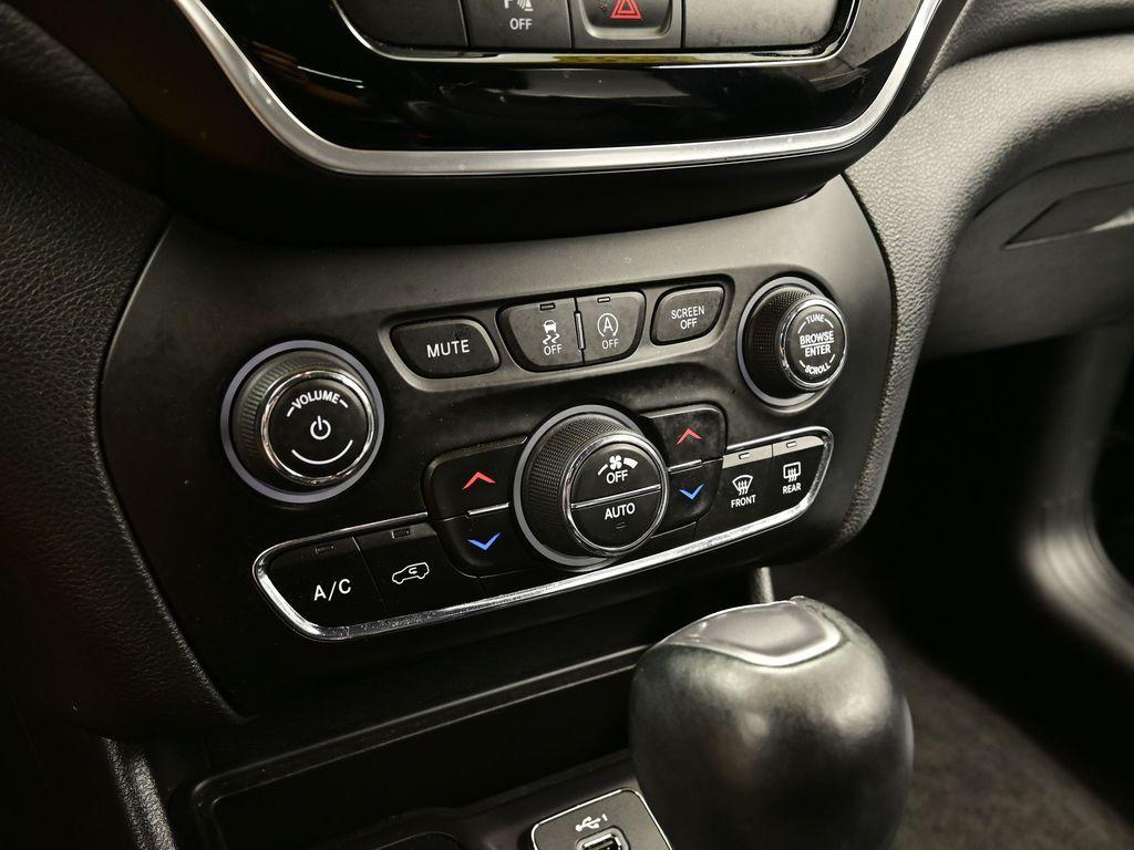 used 2020 Jeep Cherokee car, priced at $17,850