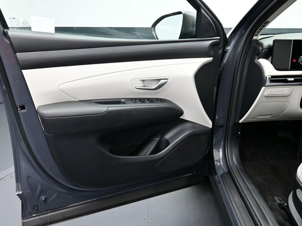 new 2025 Hyundai Tucson car, priced at $30,984