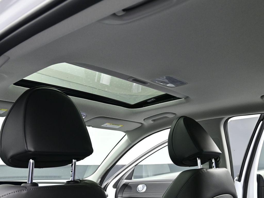 new 2025 Hyundai ELANTRA HEV car