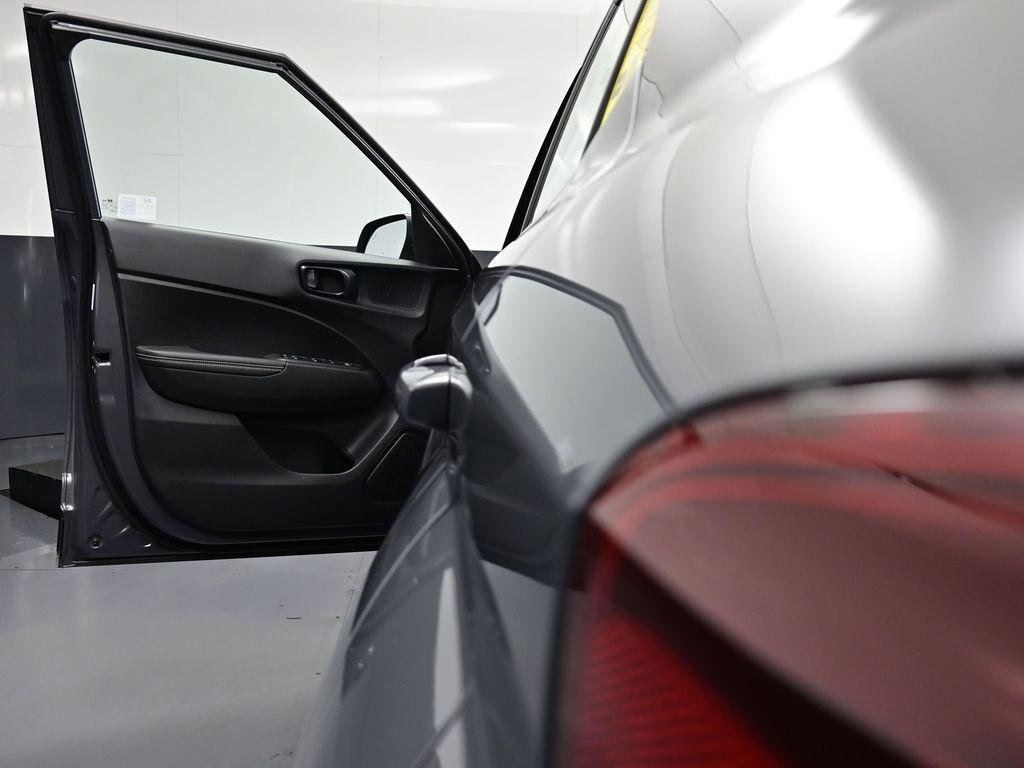 new 2025 Hyundai Venue car