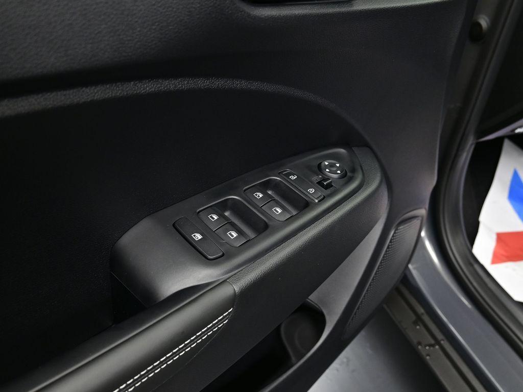 new 2025 Hyundai Venue car