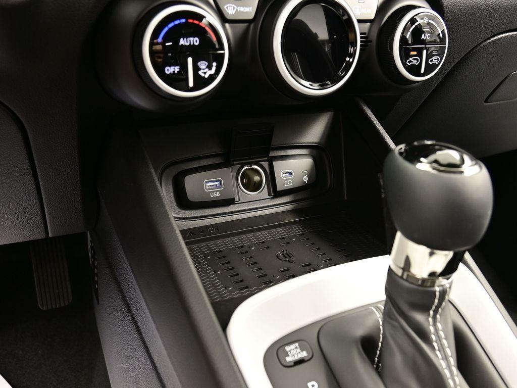 new 2025 Hyundai Venue car