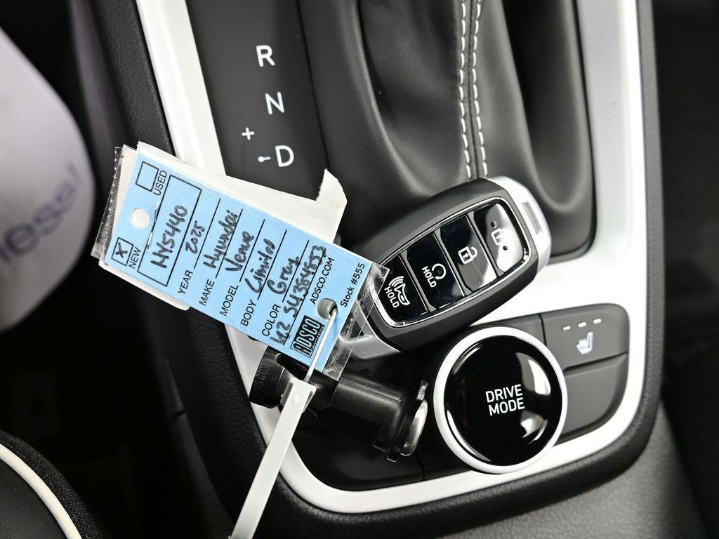 new 2025 Hyundai Venue car