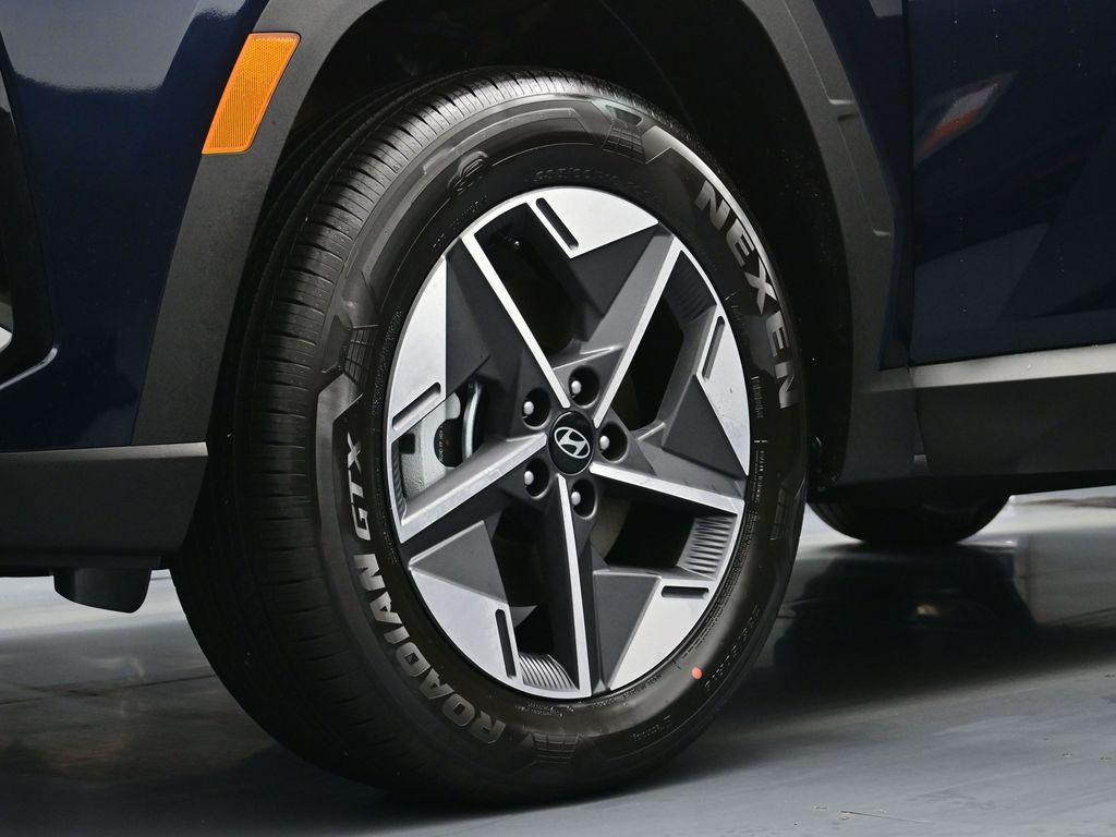 new 2025 Hyundai TUCSON Hybrid car, priced at $37,562