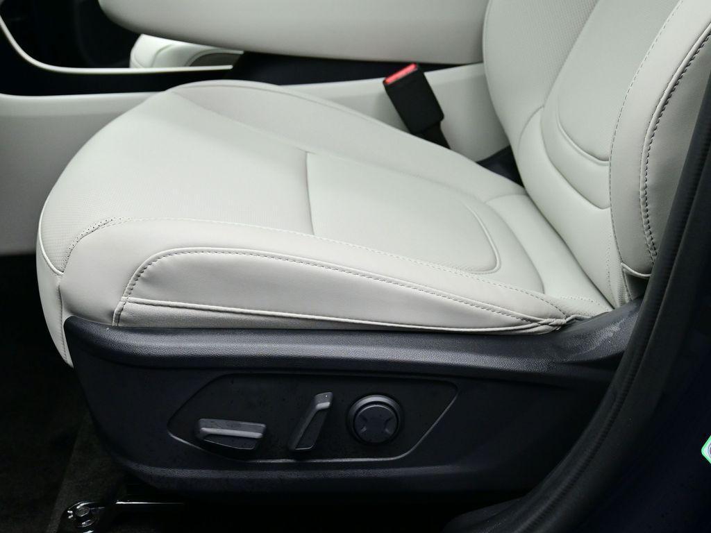 new 2025 Hyundai TUCSON Hybrid car, priced at $37,562