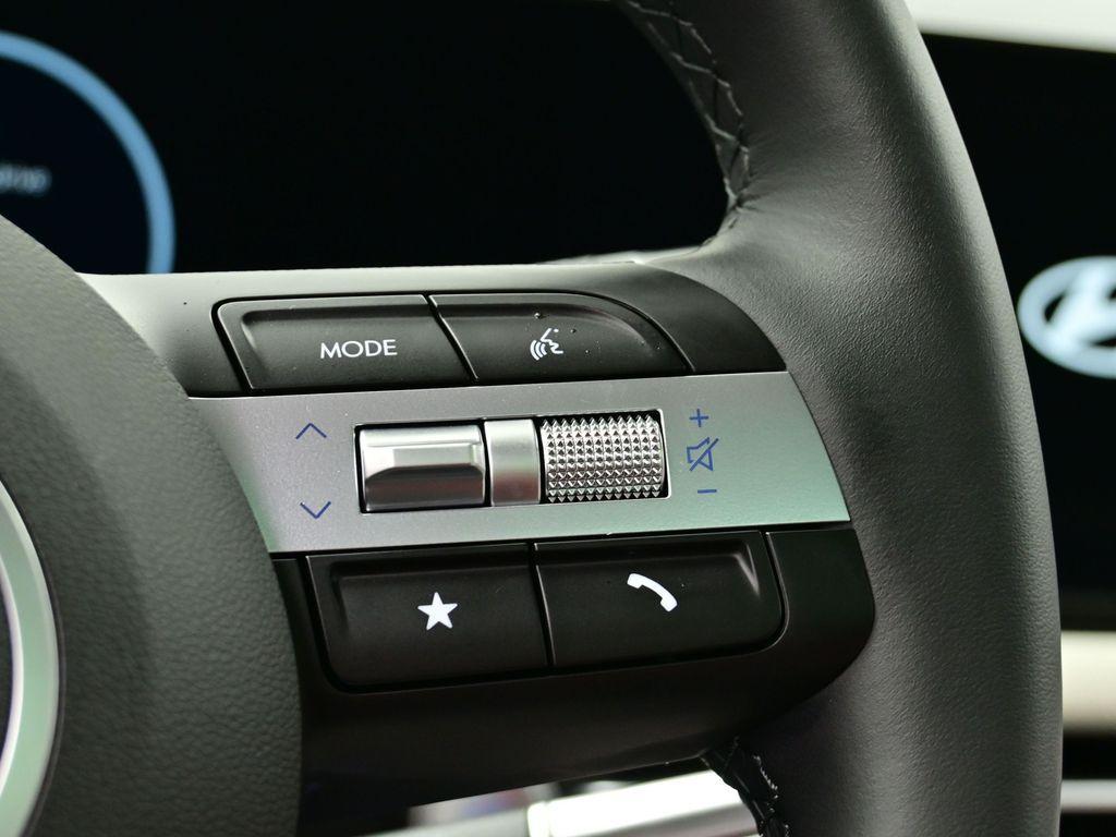 new 2025 Hyundai TUCSON Hybrid car, priced at $37,562