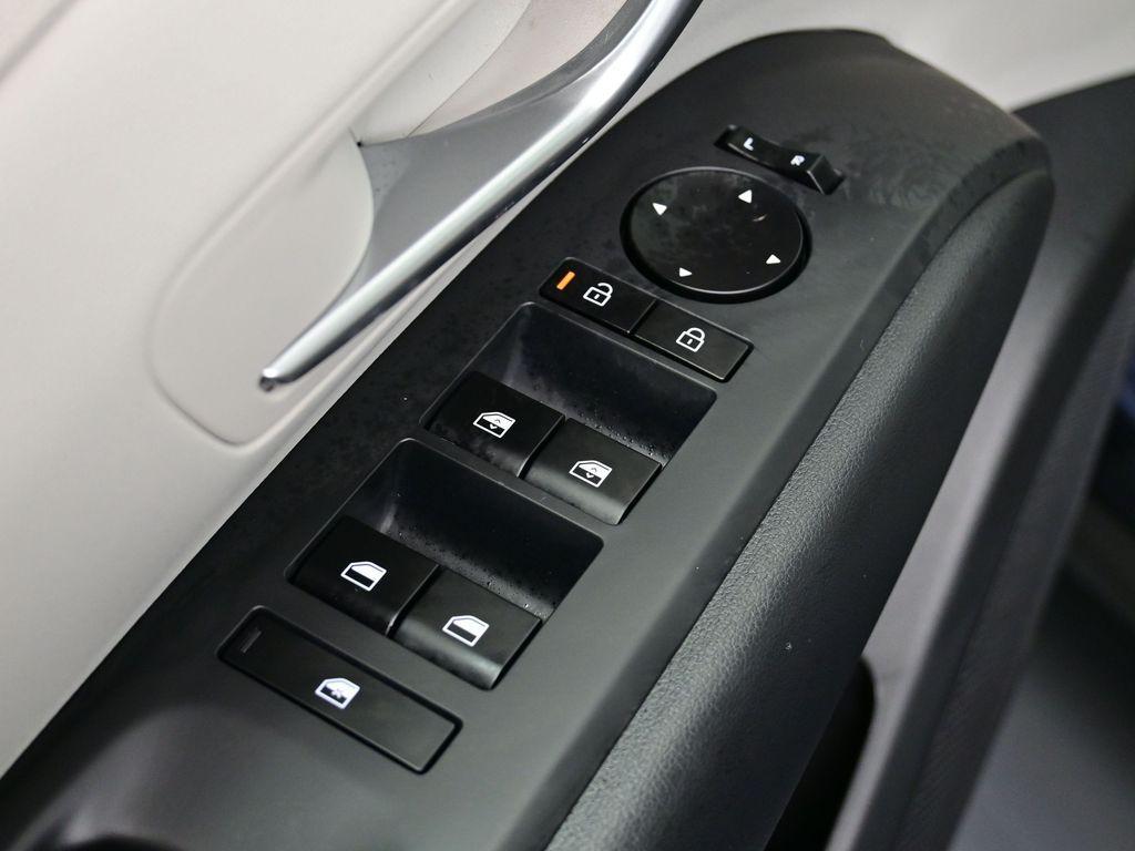 new 2025 Hyundai TUCSON Hybrid car, priced at $37,562