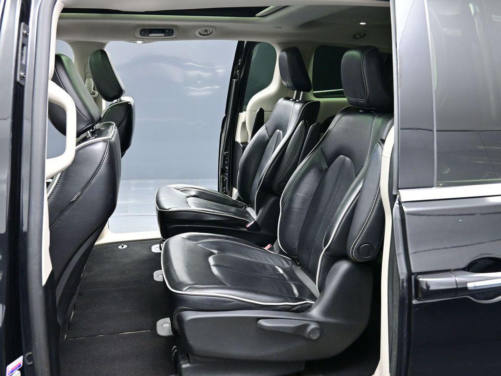 used 2023 Chrysler Pacifica Hybrid car, priced at $27,900
