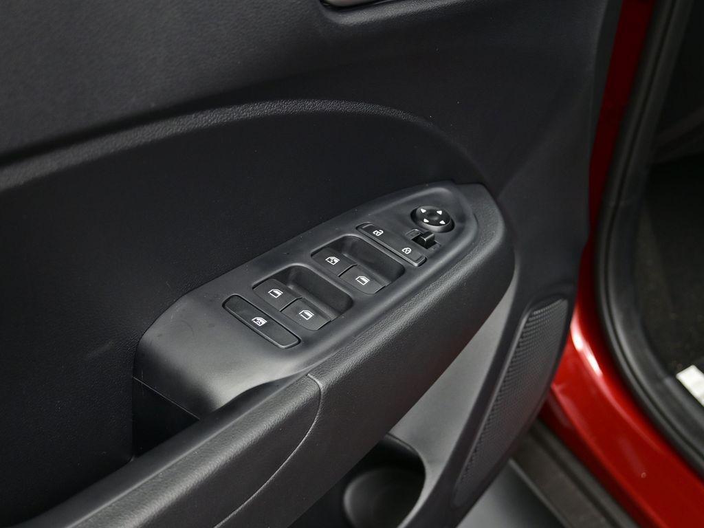 new 2025 Hyundai Venue car, priced at $24,384