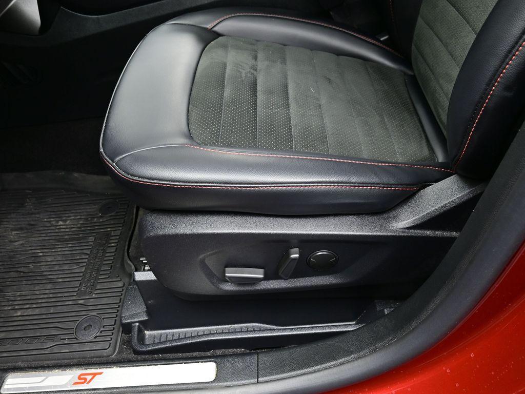 used 2024 Ford Edge car, priced at $34,400