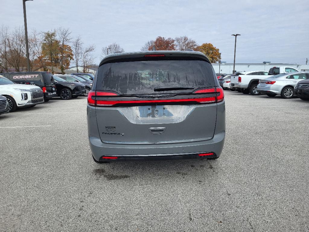 used 2023 Chrysler Pacifica car, priced at $31,000