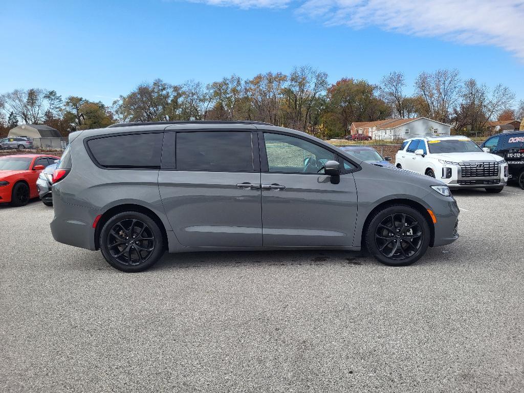 used 2023 Chrysler Pacifica car, priced at $31,000