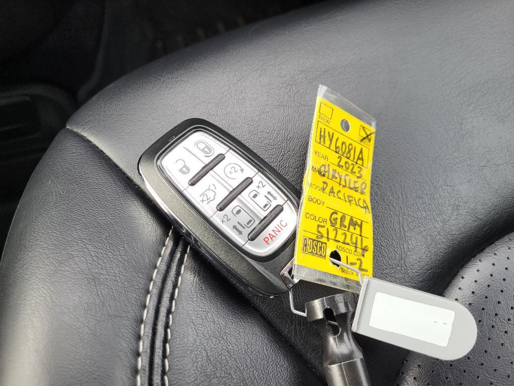 used 2023 Chrysler Pacifica car, priced at $31,000