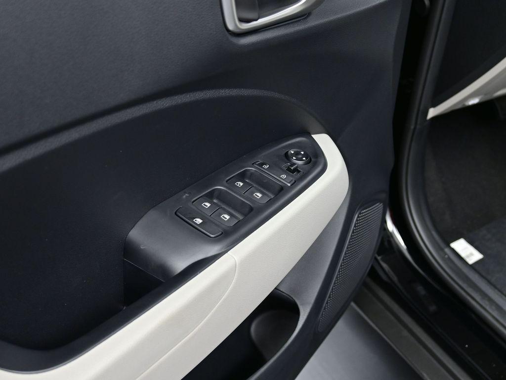 new 2025 Hyundai Venue car, priced at $23,739