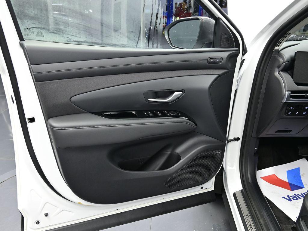 new 2026 Hyundai TUCSON Hybrid car, priced at $45,055