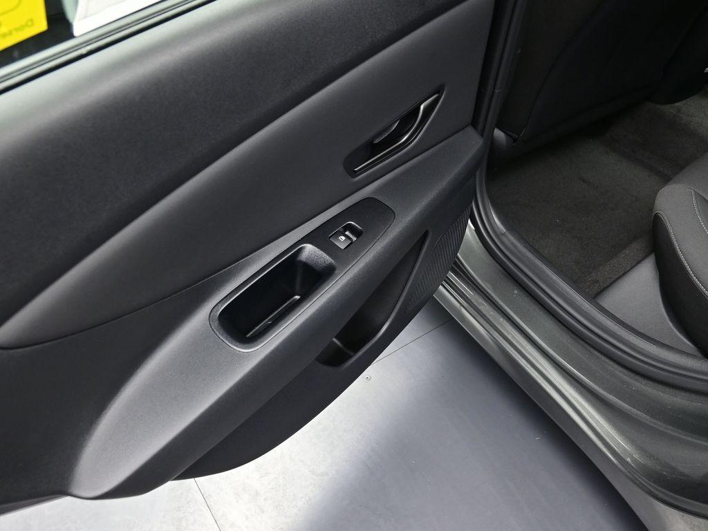 new 2025 Hyundai Elantra car, priced at $25,000