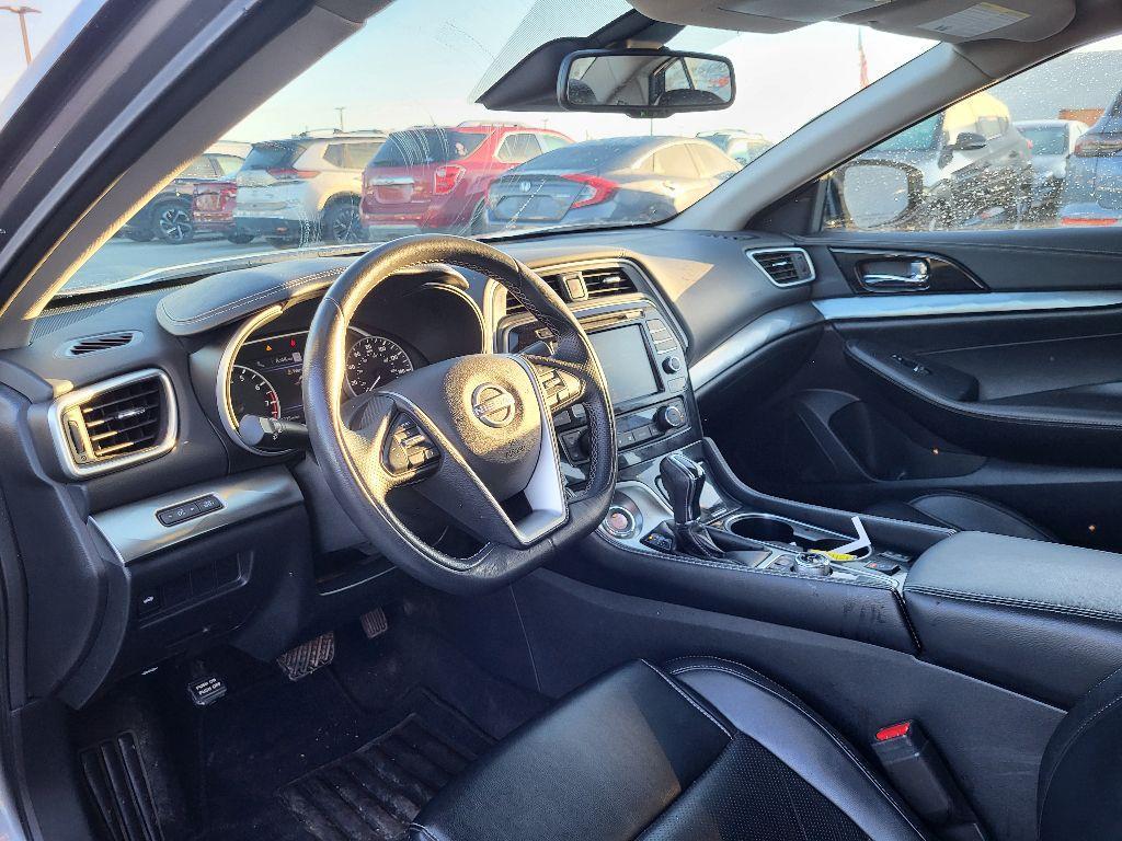 used 2023 Nissan Maxima car