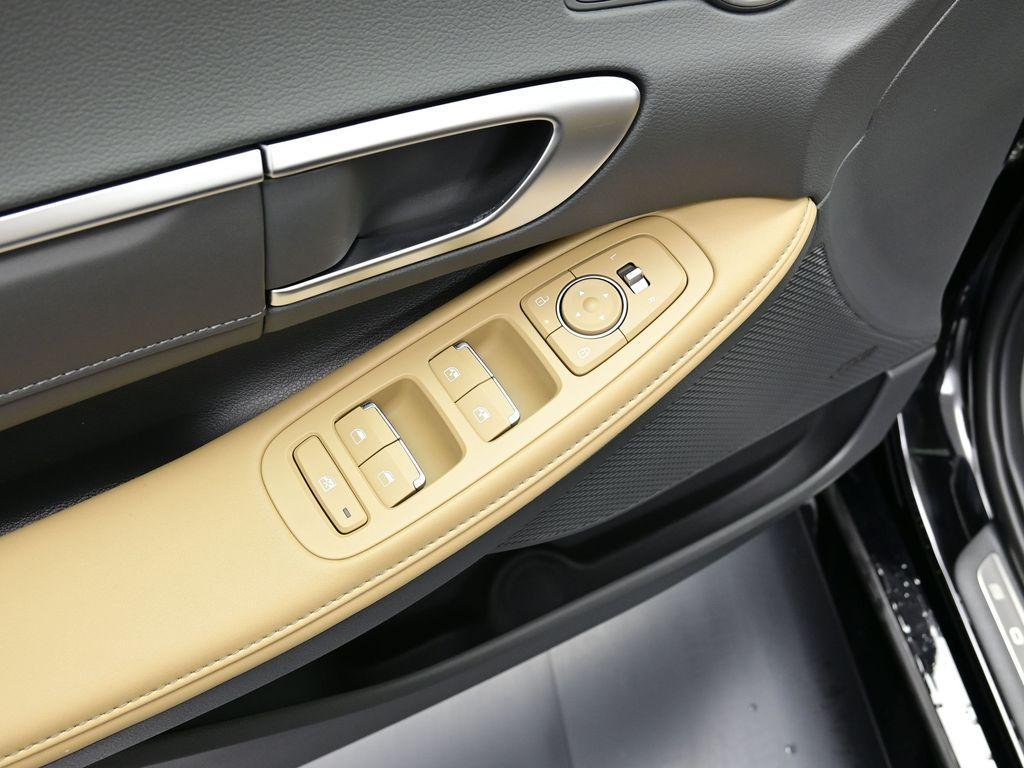 new 2025 Hyundai Sonata Hybrid car, priced at $38,623