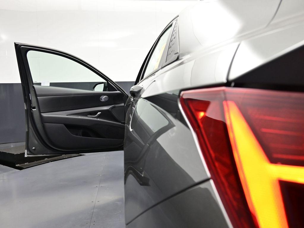 new 2025 Hyundai ELANTRA HEV car, priced at $27,280