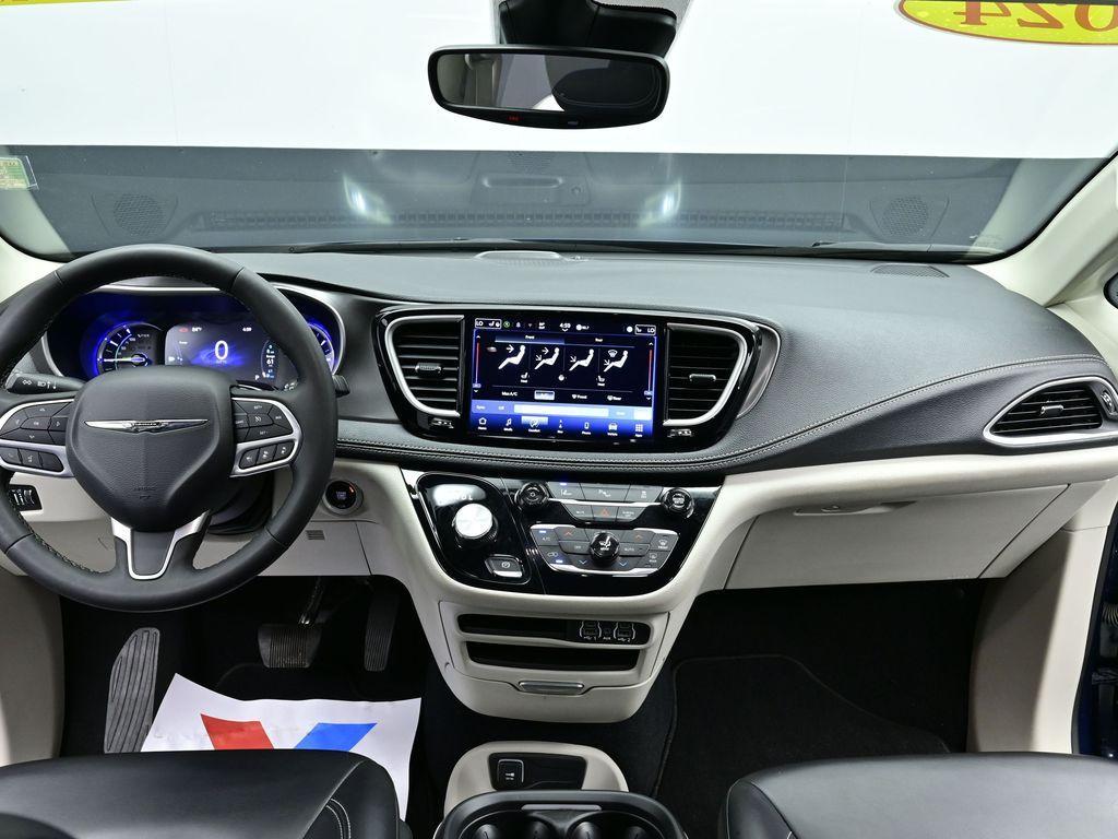 used 2024 Chrysler Pacifica Hybrid car, priced at $29,990