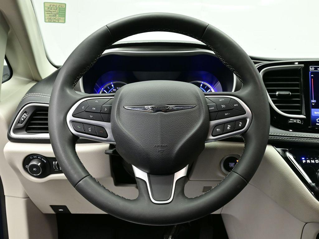 used 2024 Chrysler Pacifica Hybrid car, priced at $29,990