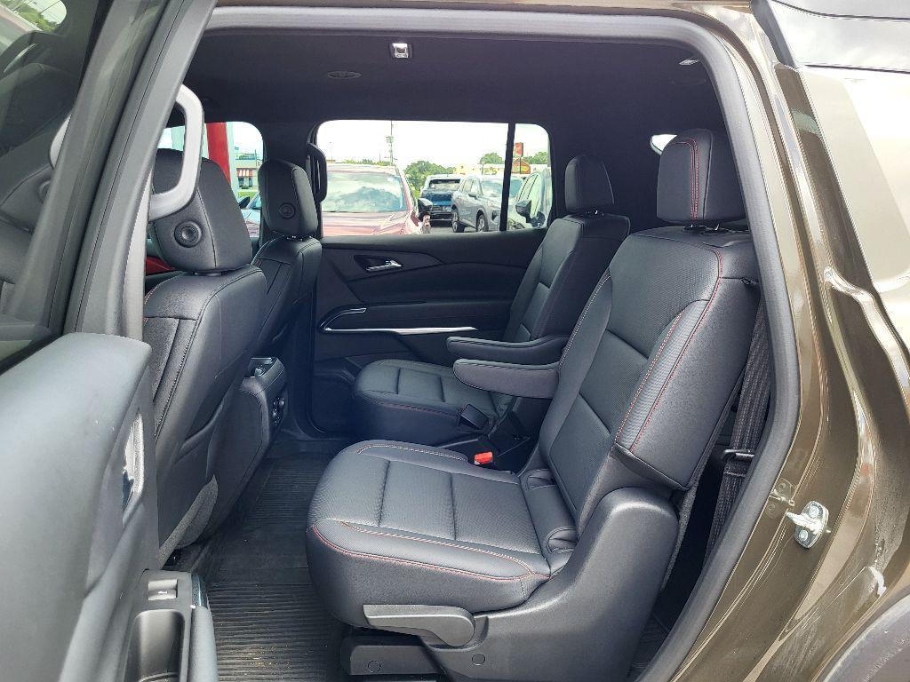 used 2024 Chevrolet Traverse car