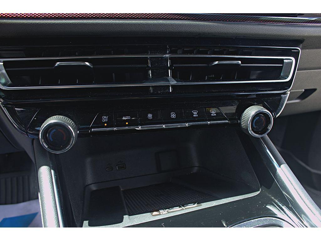 used 2024 Chevrolet Traverse car, priced at $47,500