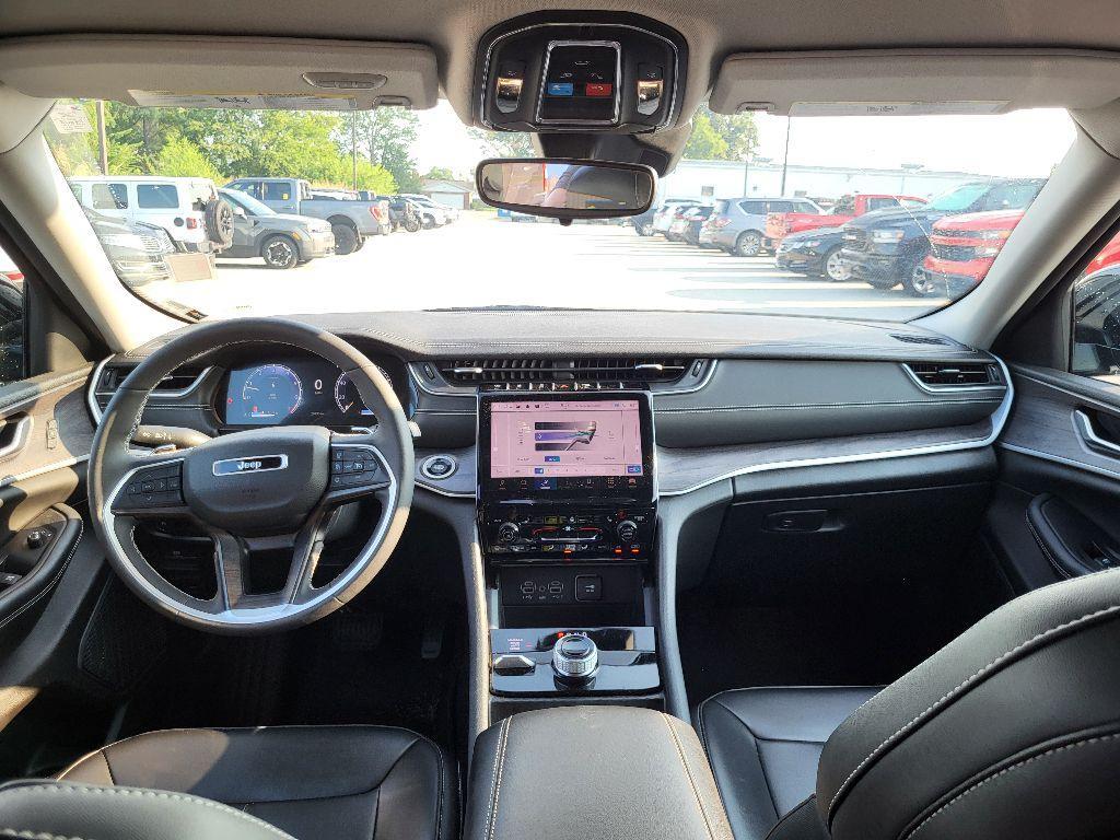 used 2023 Jeep Grand Cherokee car, priced at $35,490