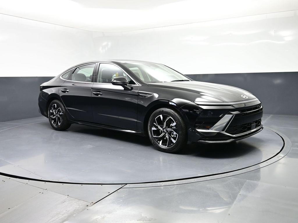 new 2025 Hyundai Sonata car, priced at $30,429