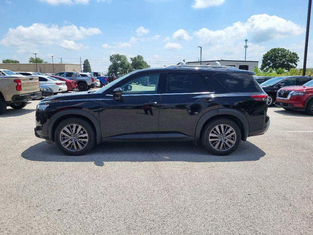 used 2022 Nissan Pathfinder car, priced at $32,000