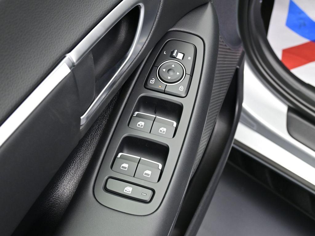 new 2025 Hyundai Sonata Hybrid car