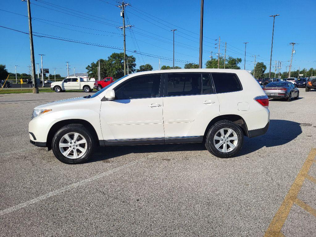used 2013 Toyota Highlander car, priced at $10,850
