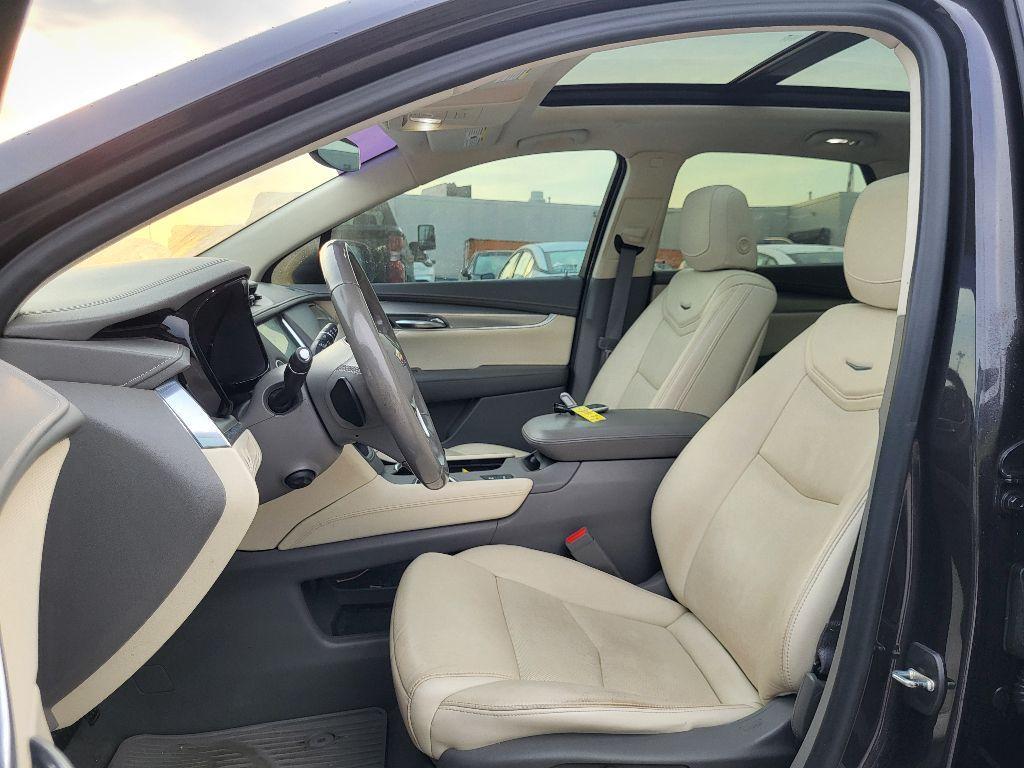 used 2018 Cadillac XT5 car, priced at $12,000