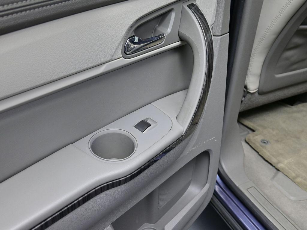 used 2014 Chevrolet Traverse car, priced at $9,900