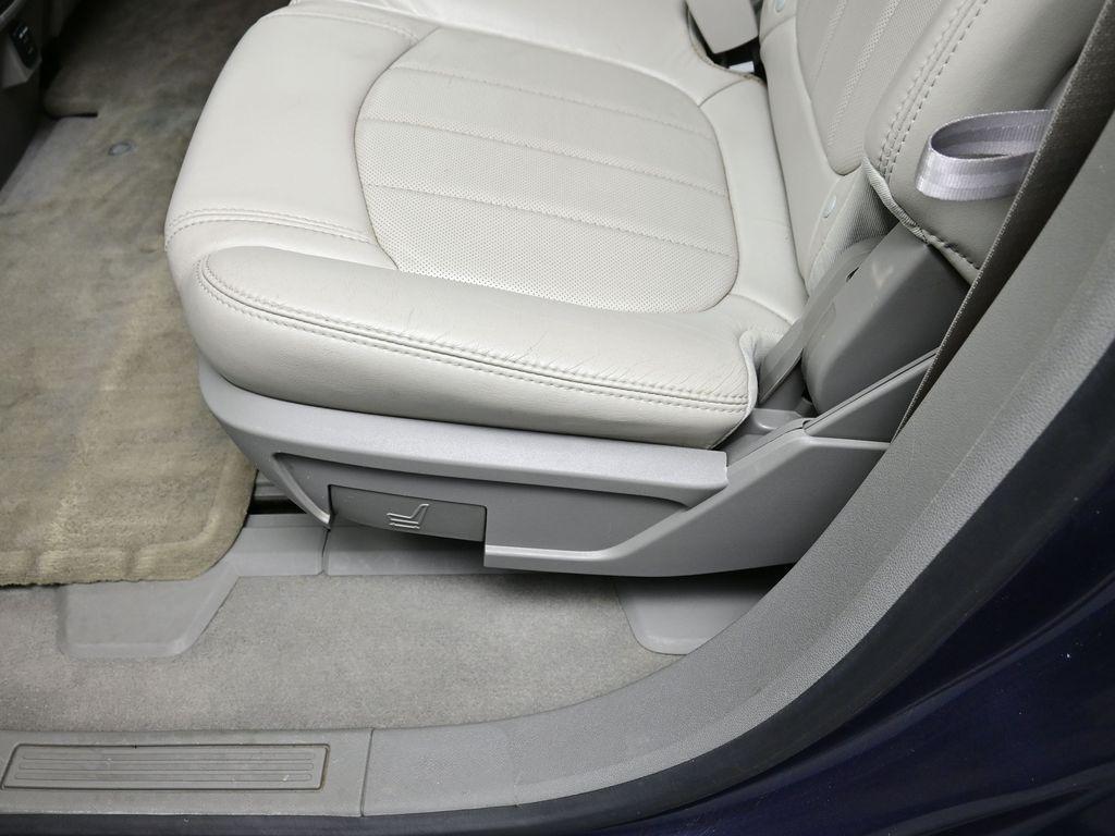 used 2014 Chevrolet Traverse car, priced at $9,900
