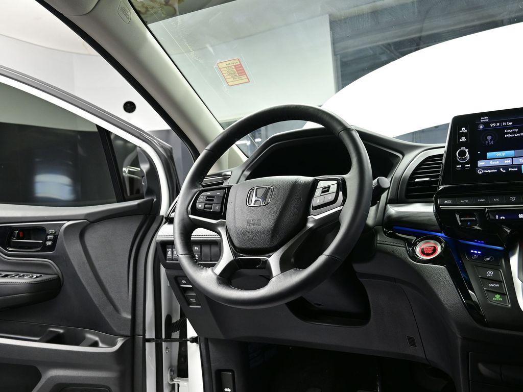 used 2025 Honda Odyssey car, priced at $47,500