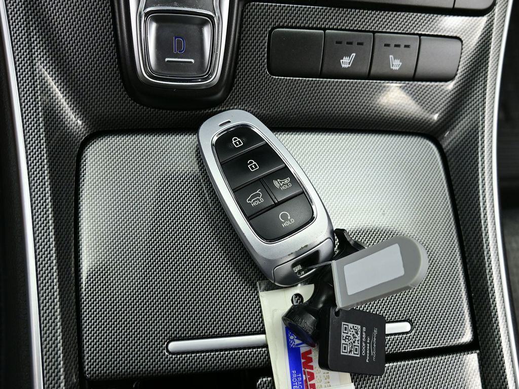 used 2023 Hyundai Santa Fe car, priced at $27,900